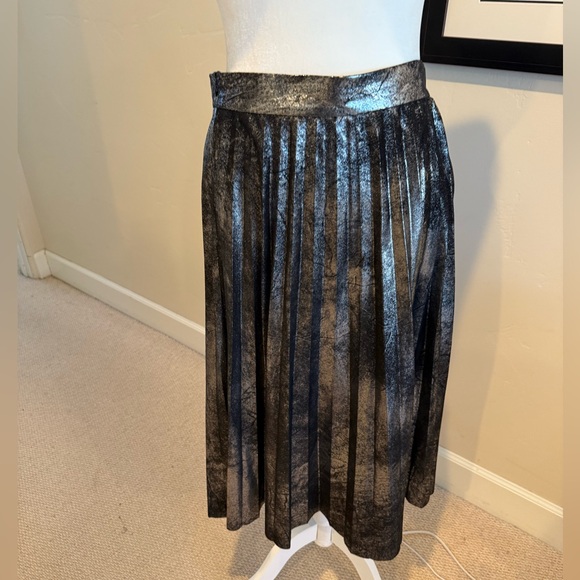 Metallic effect pleated midi skirt Zara - Picture 1 of 7